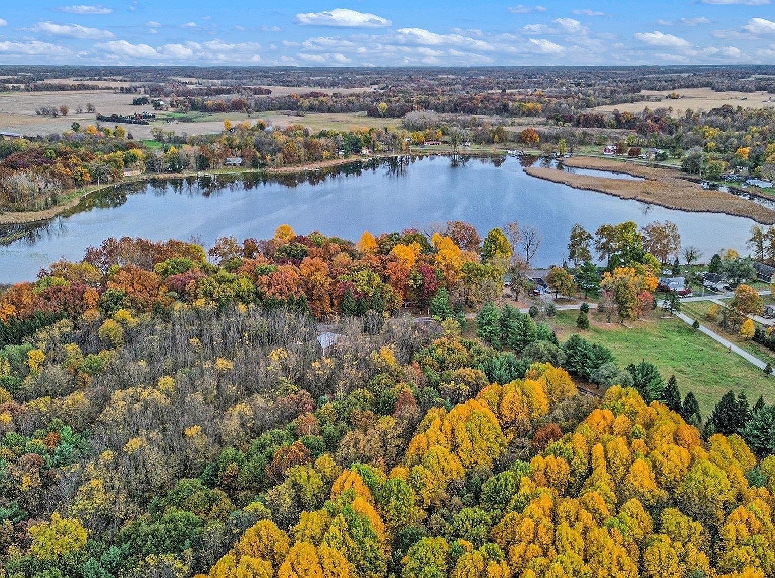 7437 W Snyder Rd Warsaw, IN 46580  | Single Family