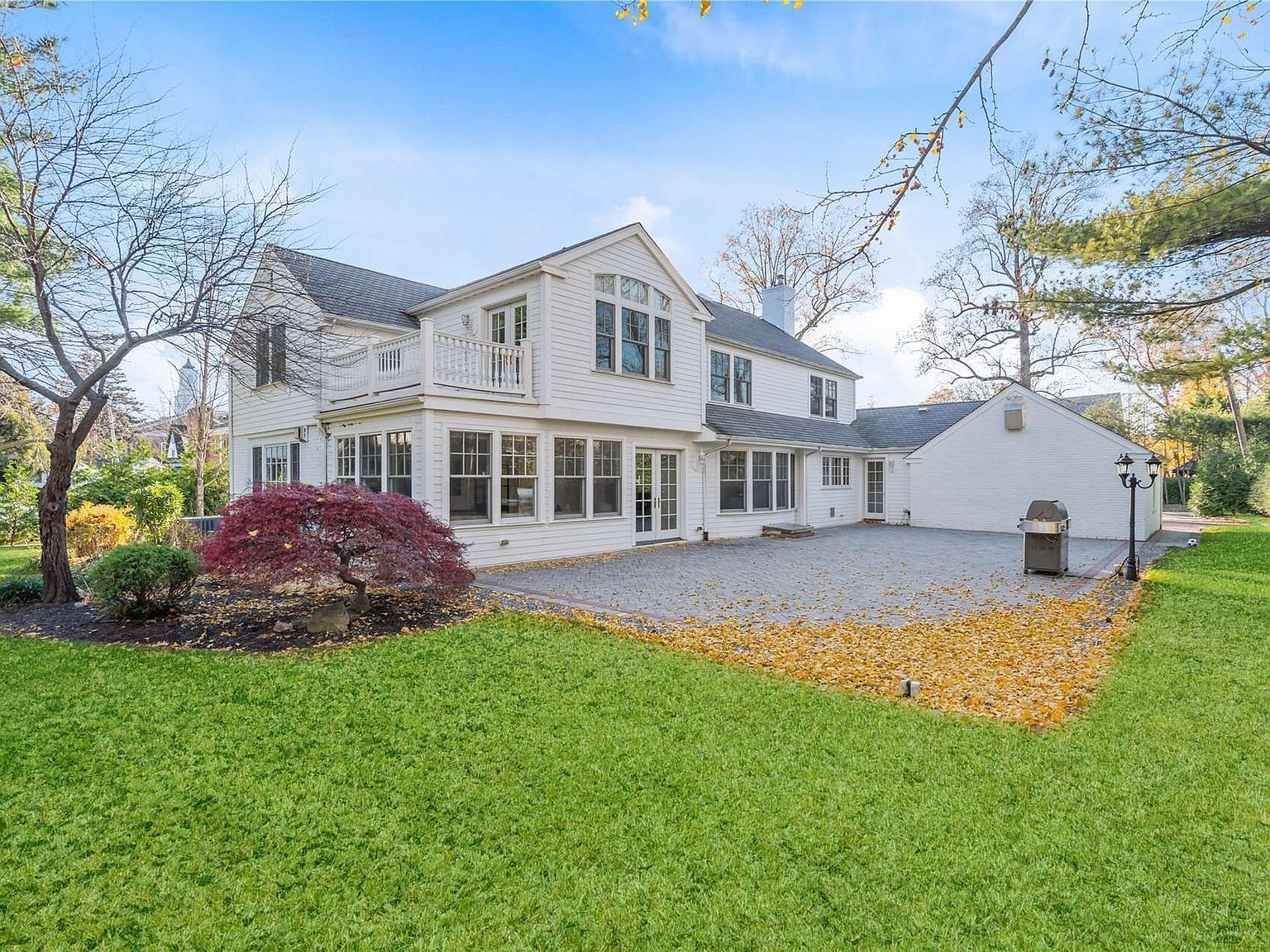 11 Nassau Dr Great Neck, NY 11021  | Single Family