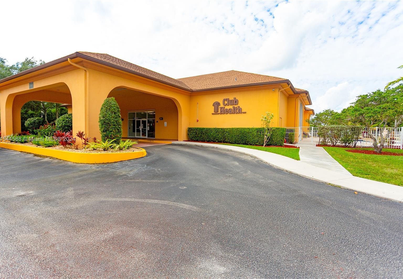 850 SW 133rd Ter APT 213B Pembroke Pines, FL 33027 | Condominium