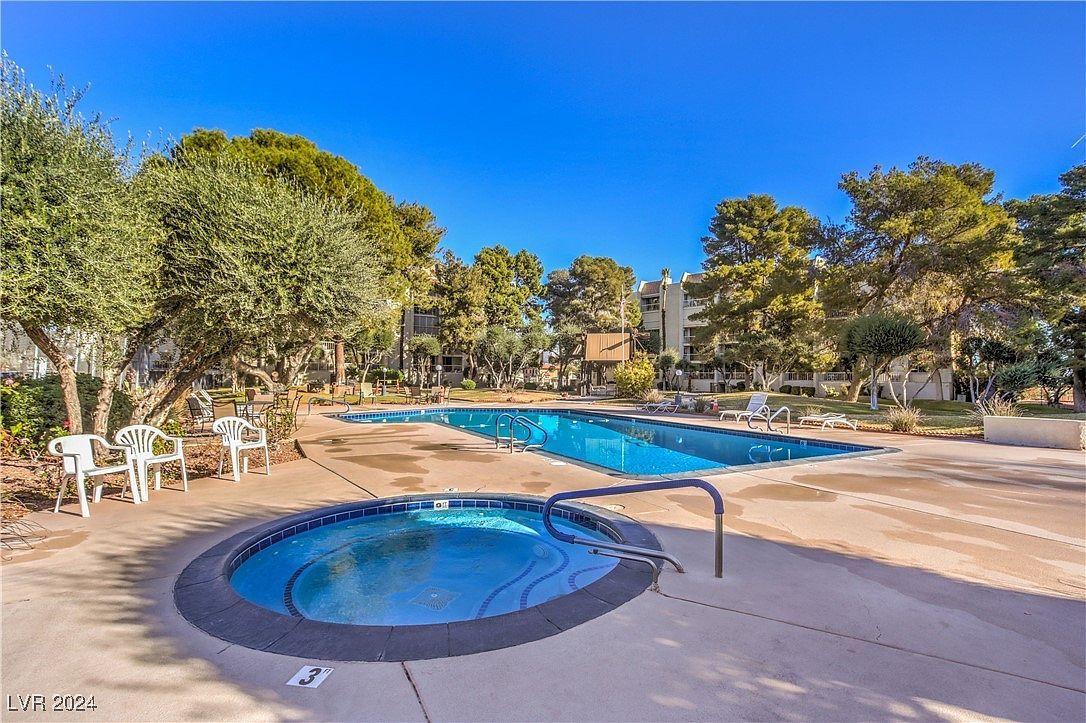 725 N Royal Crest Cir UNIT 227 Paradise Town, NV 89169 | Condominium