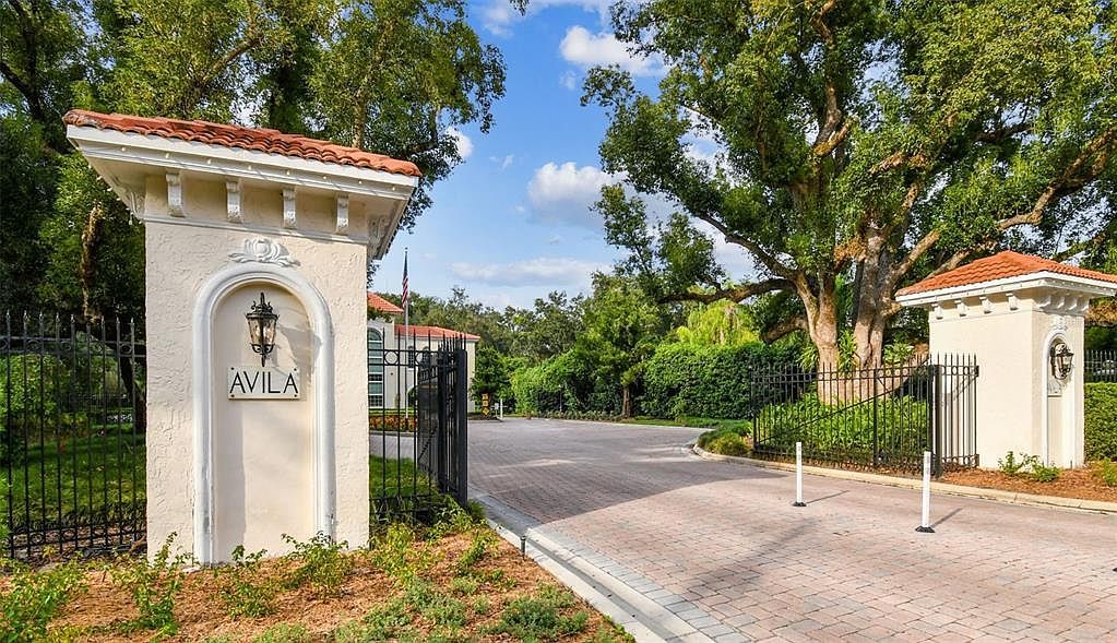 601 Viento De Avila Tampa, FL 33613  | Single Family