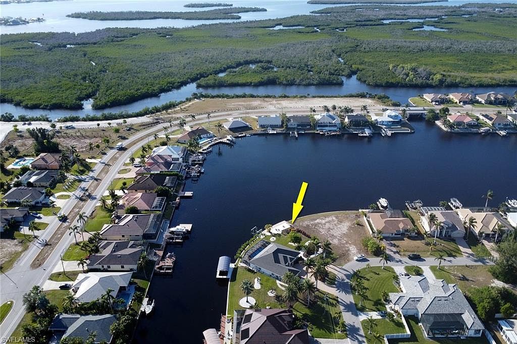 320 SW 38th Pl Cape Coral, FL 33991 | Single Family