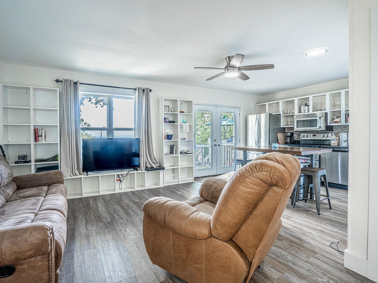 300 Poker Chip UNIT 11 Horseshoe Bay, TX 78657 | New build