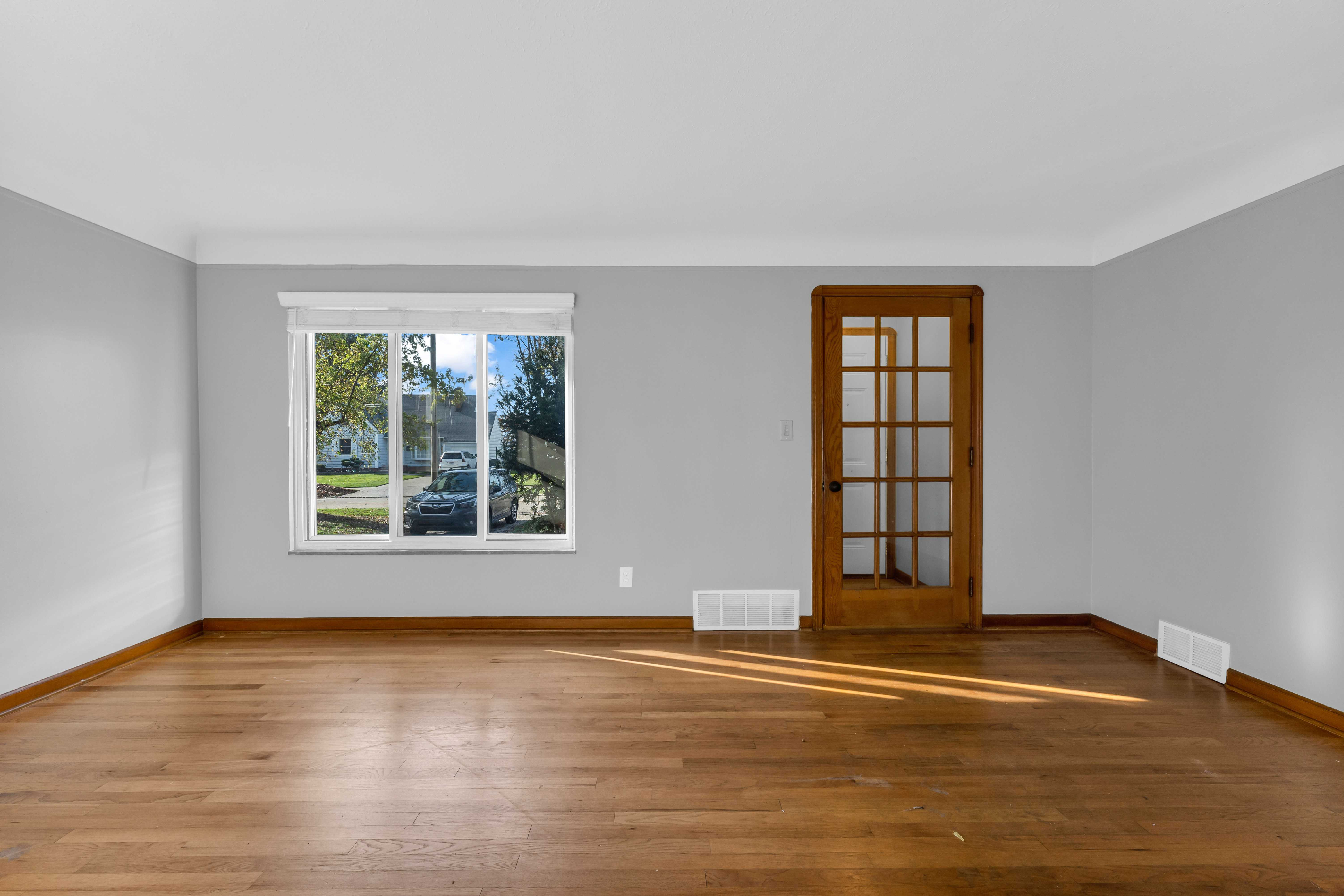 241 East 284th Street, Willowick, OH, USA, 44095 - Thumbnail 4