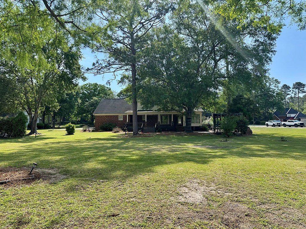6004 Lake Shore Dr Tifton, GA 31794  | Single Family