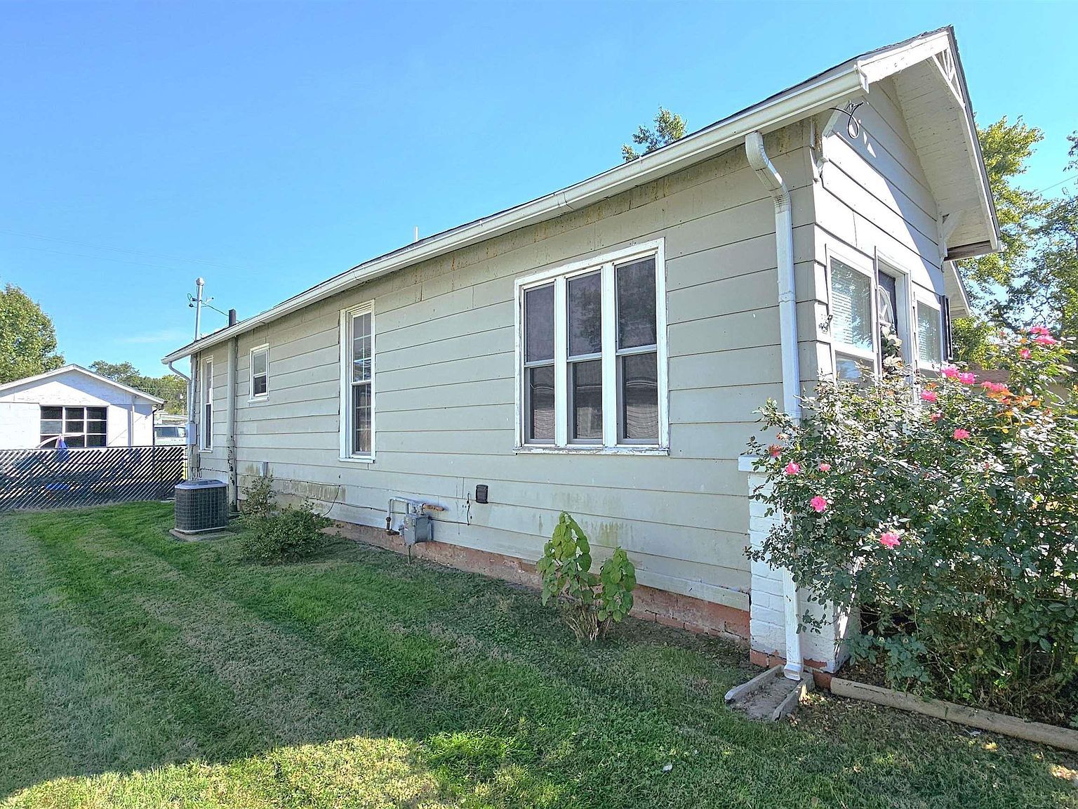 1316 N Park Ave Herrin, IL 62948 - Thumbnail 3