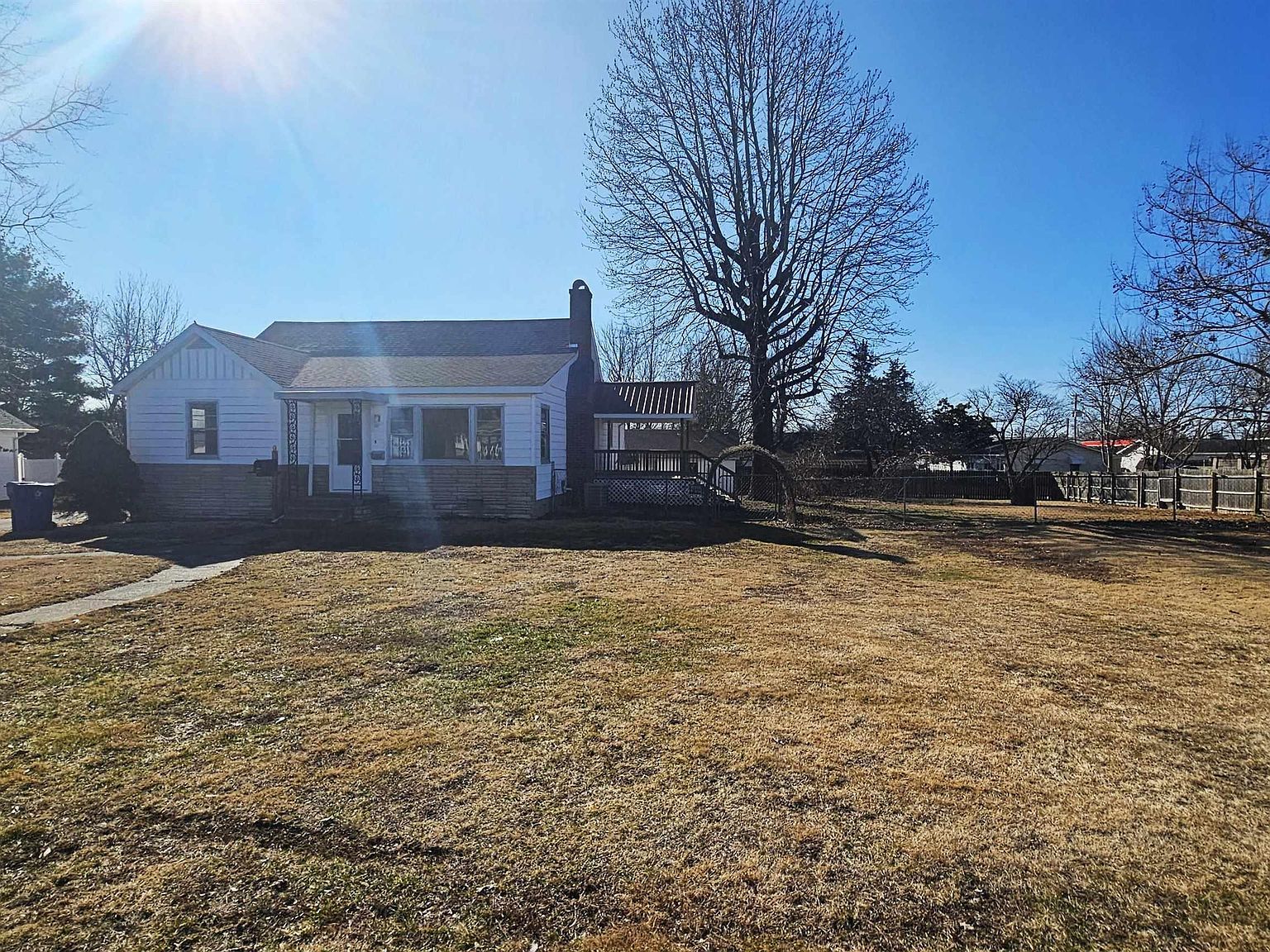 409 W 13th St Johnston City, IL 62951 - Thumbnail 3