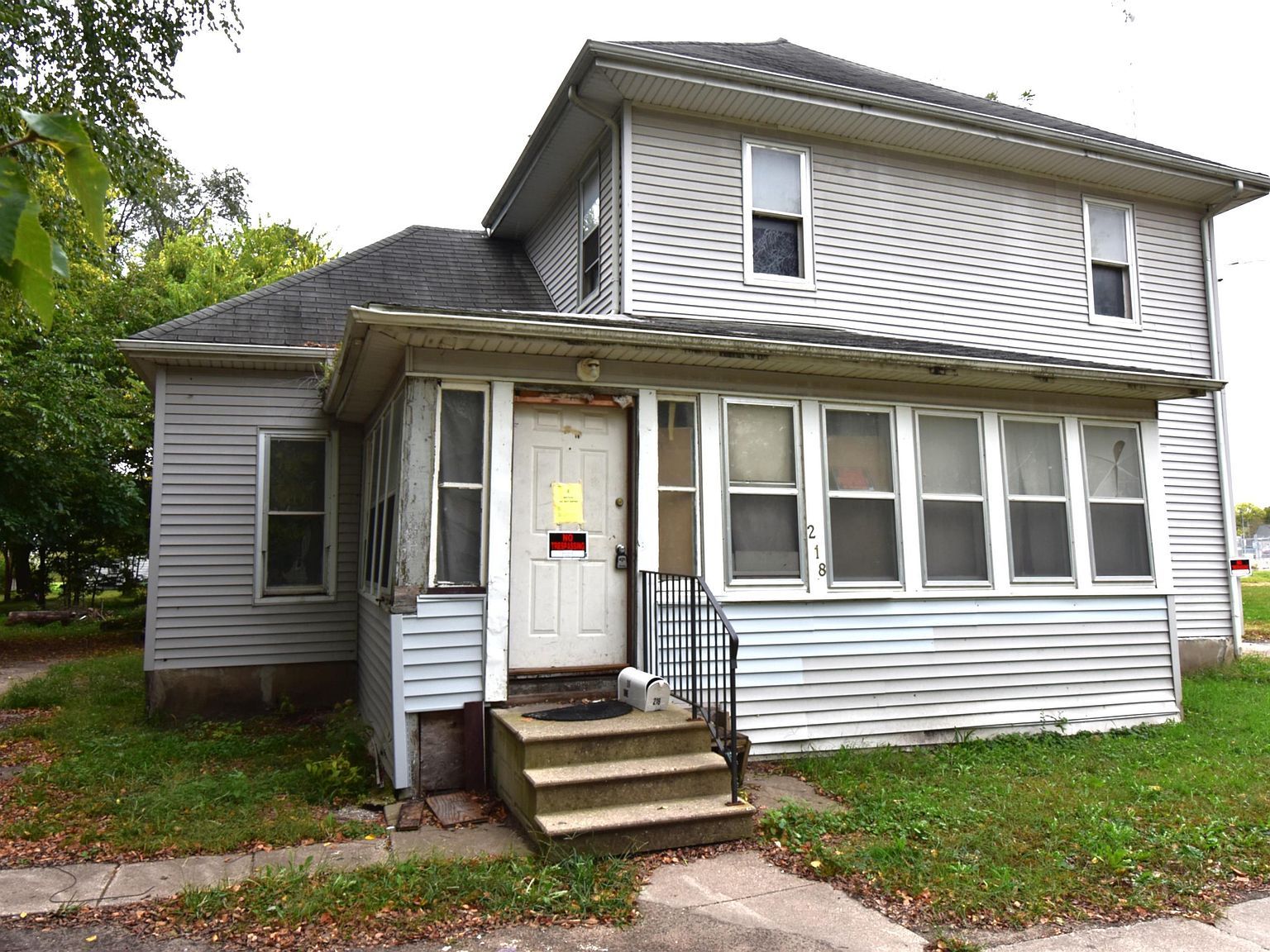 218 Sumner St Waterloo, IA 50703 | Single Family