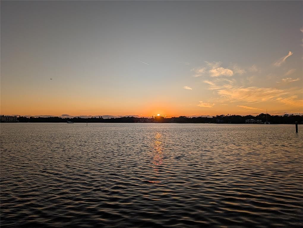 4957 Cobia Dr SE Saint Petersburg, FL 33705 - Thumbnail 3