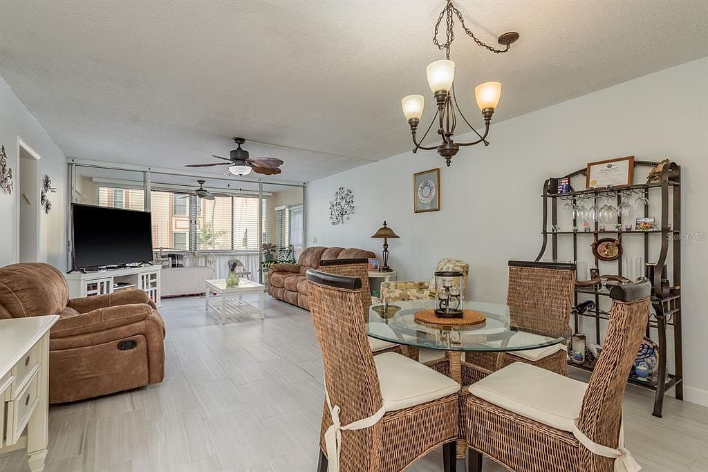 19029 Us Highway 19 N APT 6-7 Clearwater, FL 33764 - Thumbnail 3