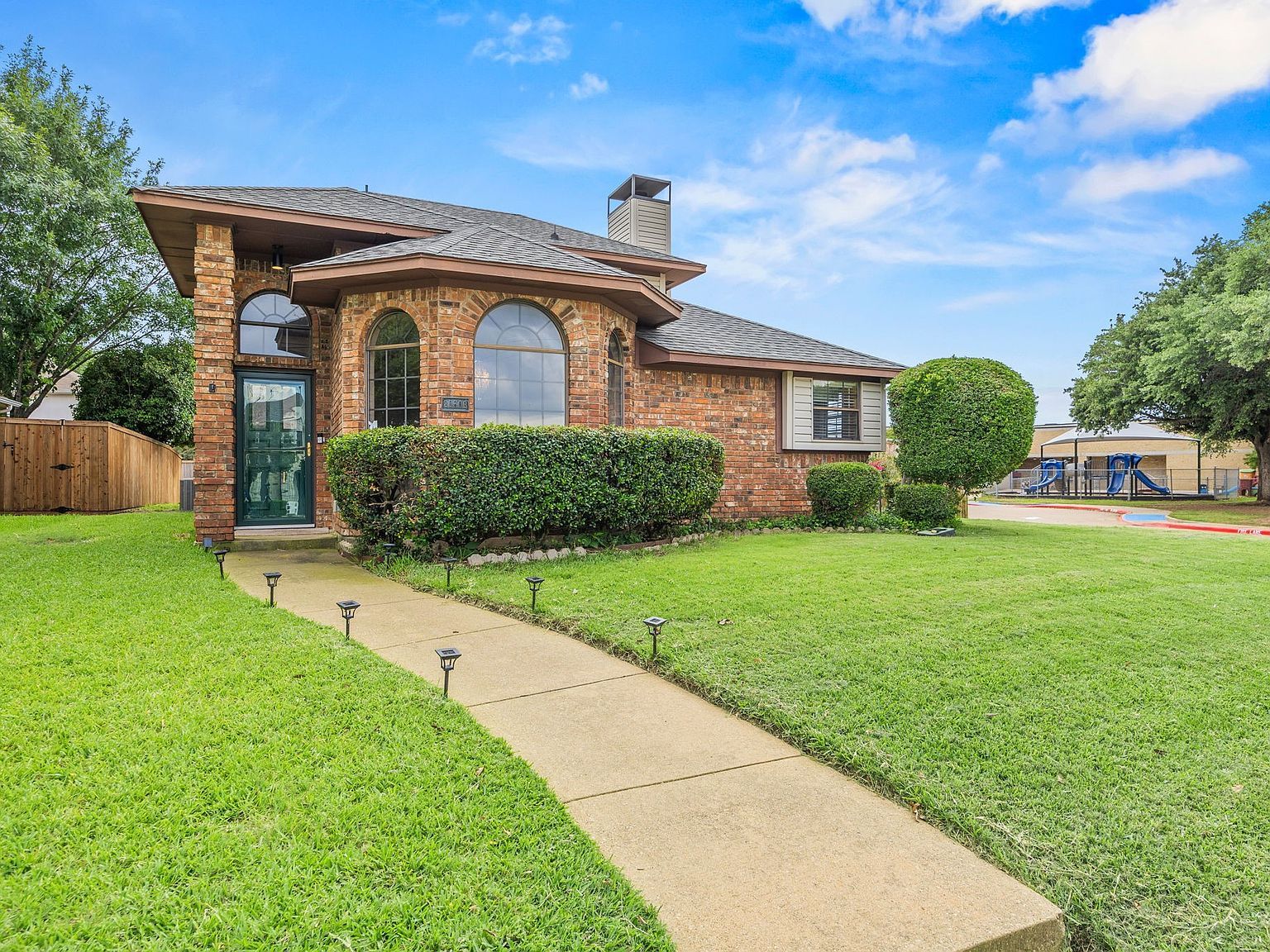 2060 Arbor Creek Dr APT B Carrollton, TX 75010 - Thumbnail 3