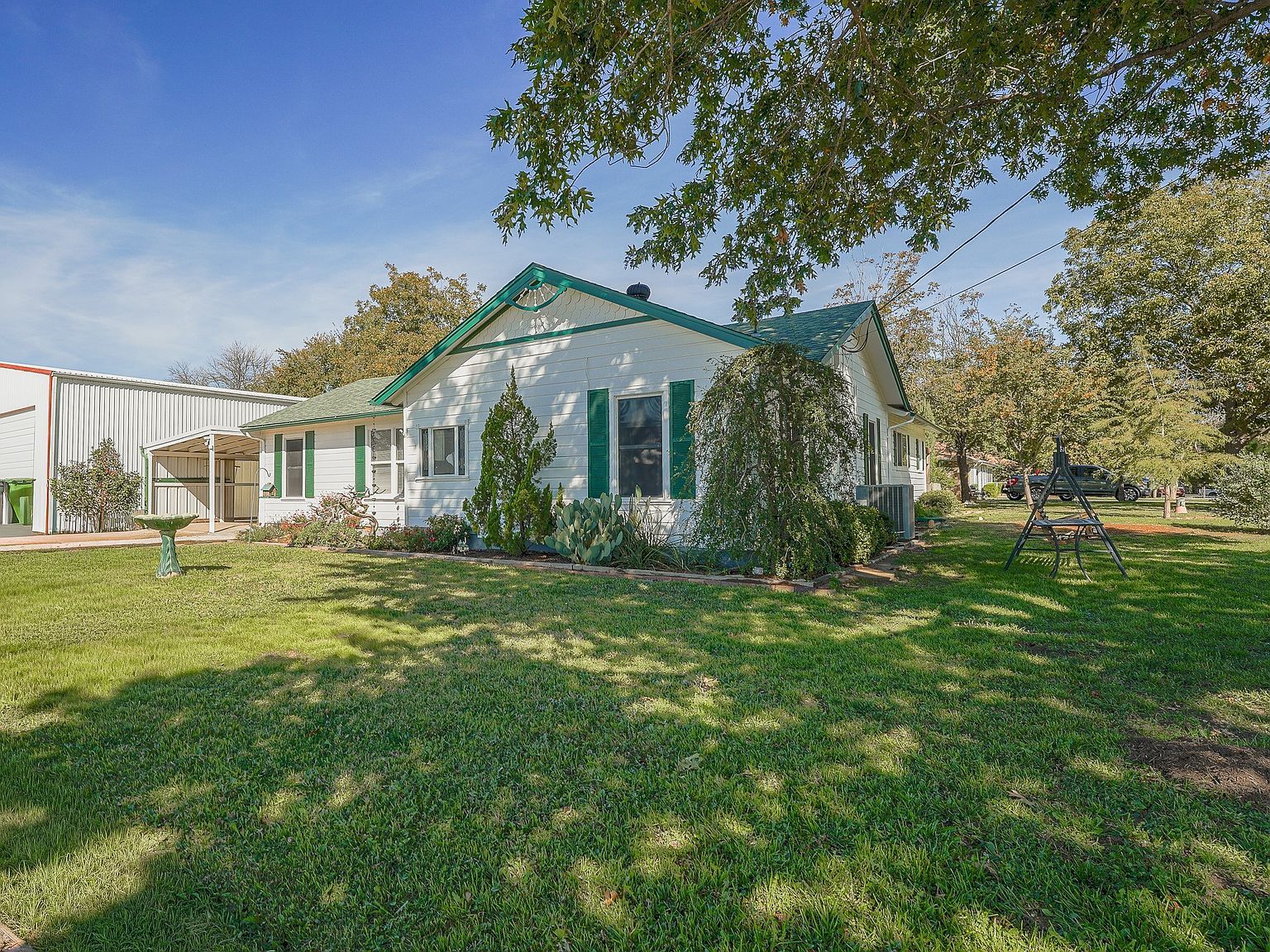 438 South St Krum, TX 76249 - Thumbnail 3