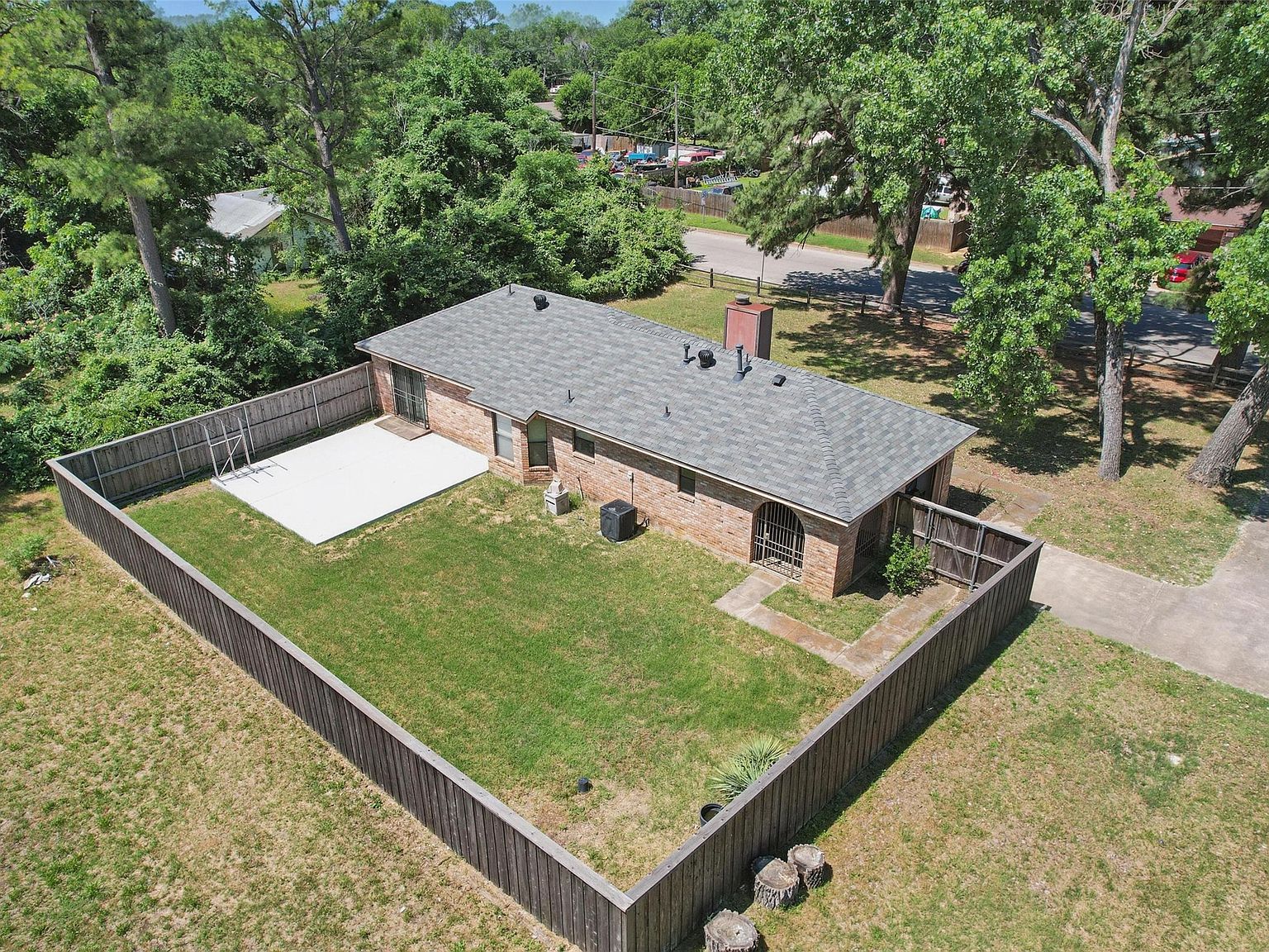 2701 Mims St Fort Worth, TX 76112 - Thumbnail 3