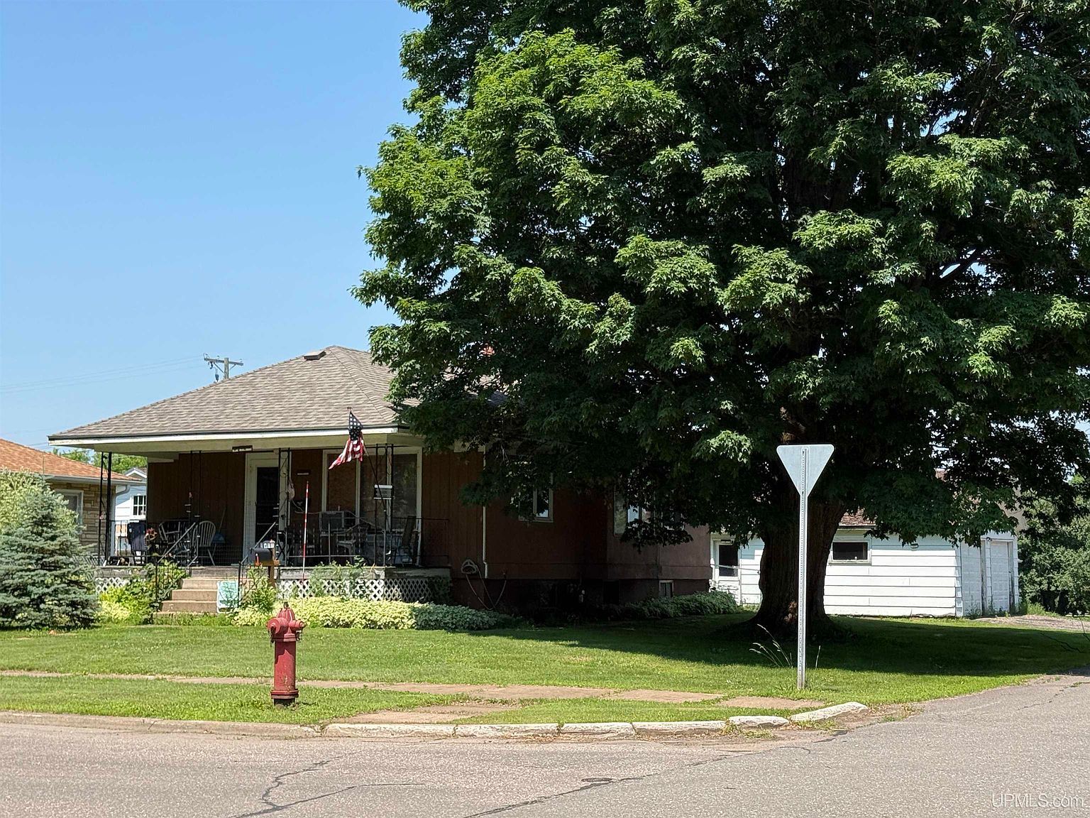 1104 Harrison Ave Crystal Falls, MI 49920 - Thumbnail 3