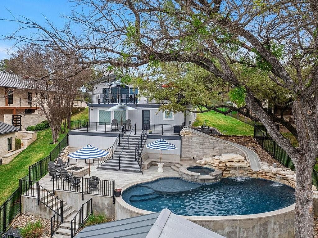 205 Beaver Cir Horseshoe Bay, TX 78657 - Thumbnail 3