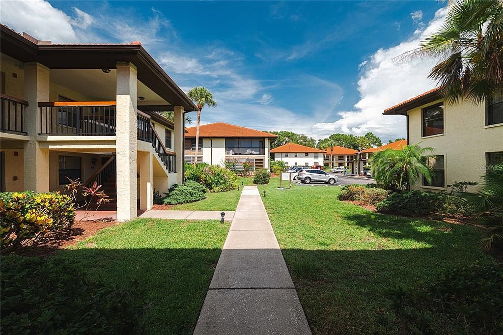 1109 Hammock Pine Blvd Clearwater, FL 33761 - Thumbnail 3