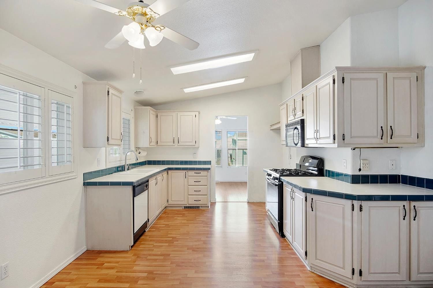 1500 Held Dr SPC 84 Modesto, CA 95355 - Thumbnail 3