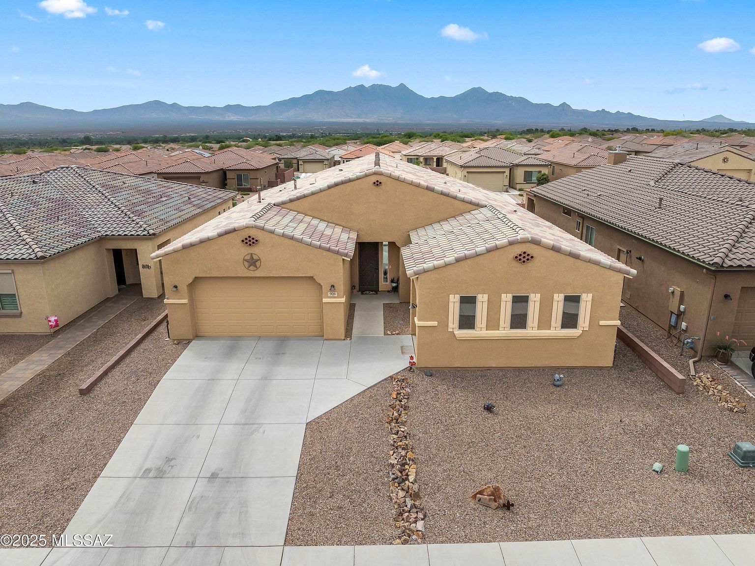 906 N Camino Cerro Morado Green Valley, AZ 85614 - Thumbnail 3