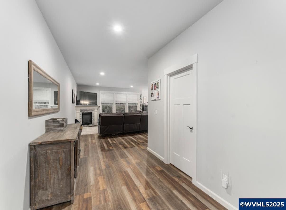 2988 Clearwater Dr NE Albany, OR 97321 - Thumbnail 3