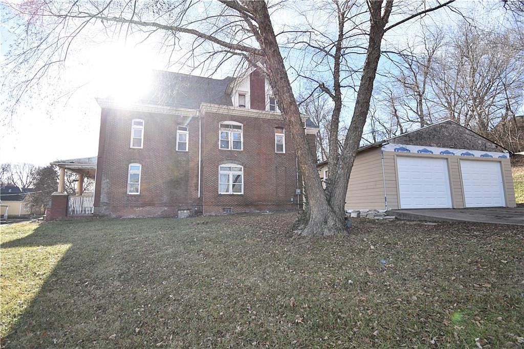 1308 N 11th St Saint Joseph, MO 64501 - Thumbnail 3