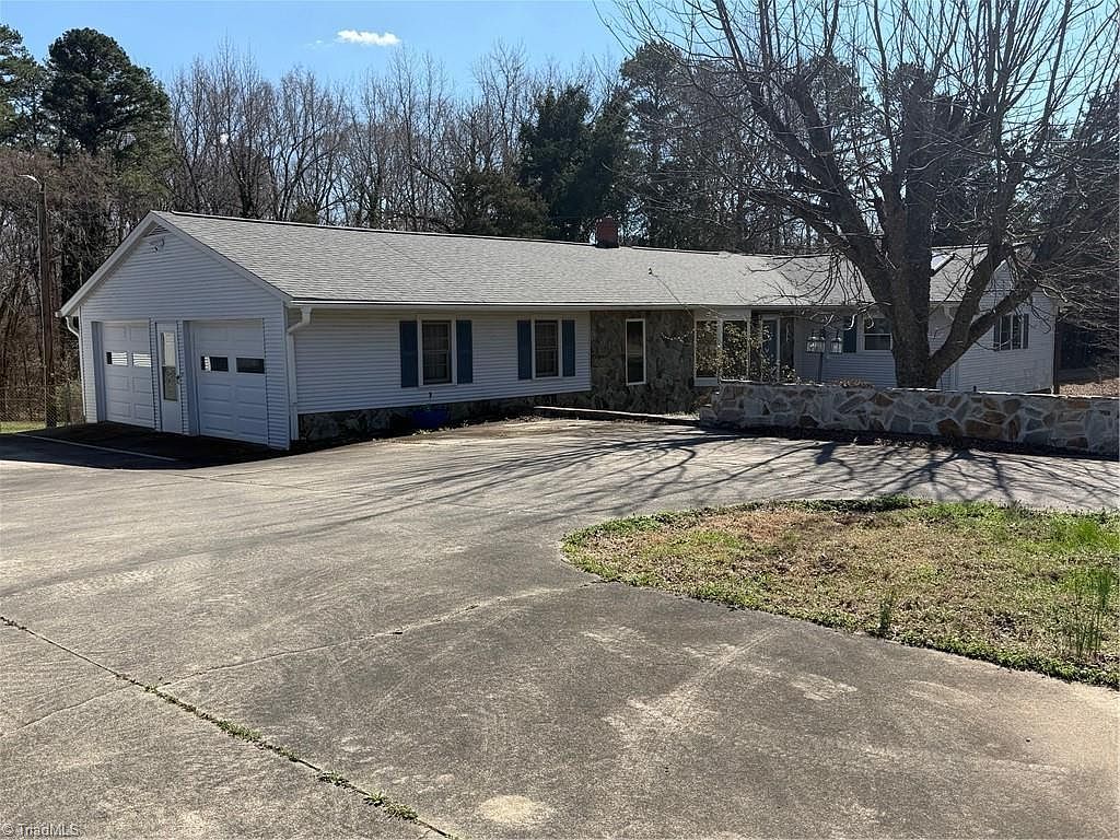 6364 Kimesville Rd Liberty, NC 27298 - Thumbnail 3