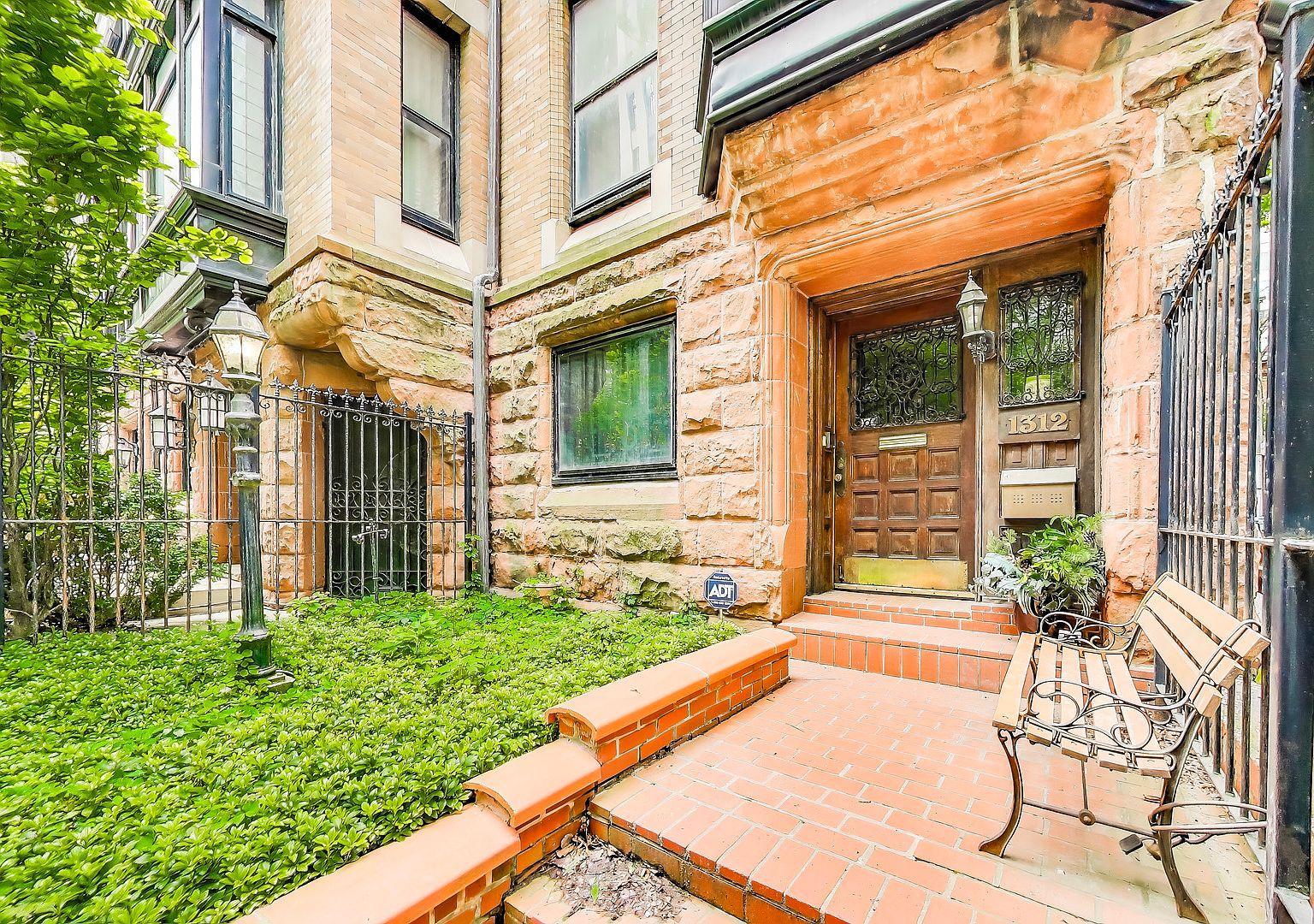 1312 N Astor St Chicago, IL 60610 - Thumbnail 3