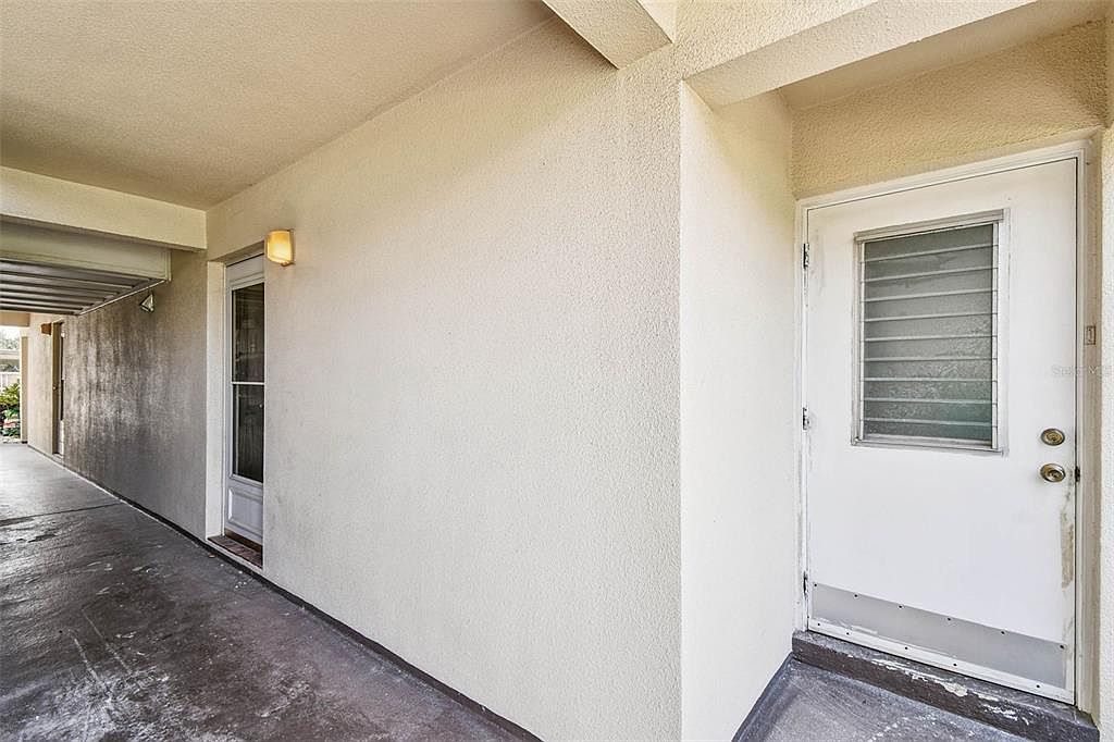 4726 Marine Pkwy APT 103 New Port Richey, FL 34652 - Thumbnail 3