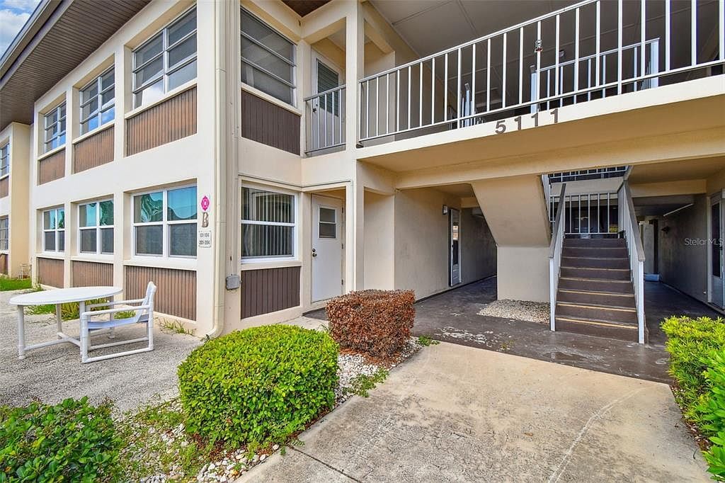 5111 Amulet Dr APT 104 New Port Richey, FL 34652 - Thumbnail 3