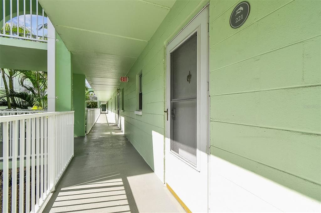 464 N Paula Dr APT 221 Dunedin, FL 34698 - Thumbnail 3