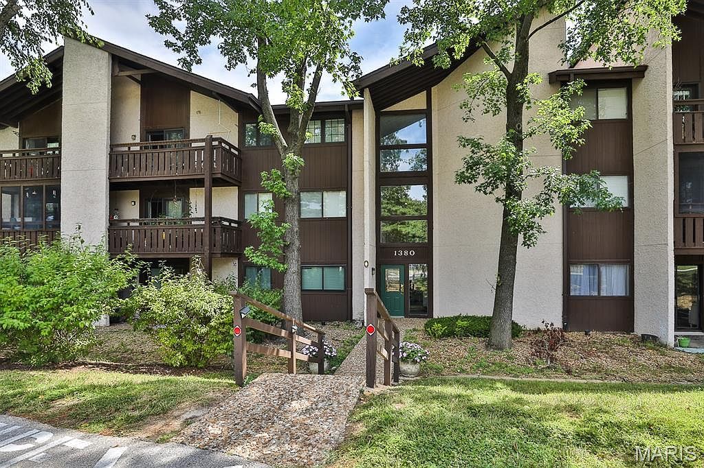 1380 Heritage Lndg APT 206 Saint Charles, MO 63303 - Thumbnail 3