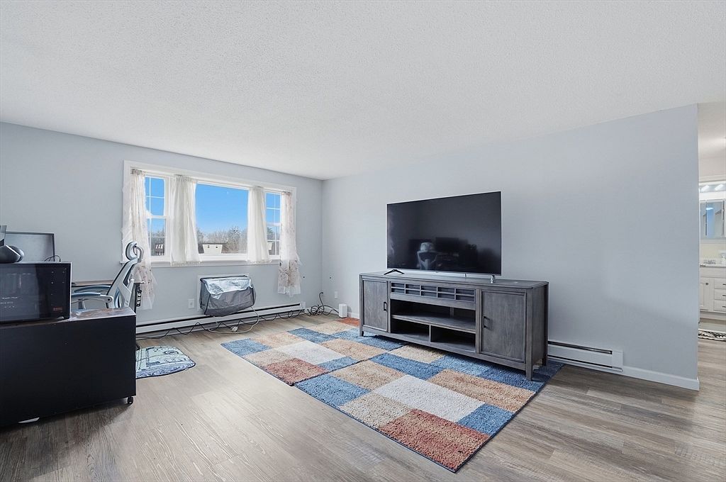 180 Main St APT B34 Bridgewater, MA 02324 - Thumbnail 3