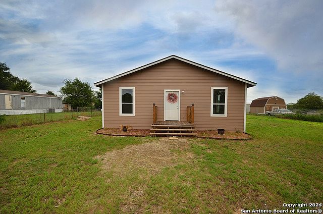 245 Cross Lake Dr Pleasanton, TX 78064 - Thumbnail 3