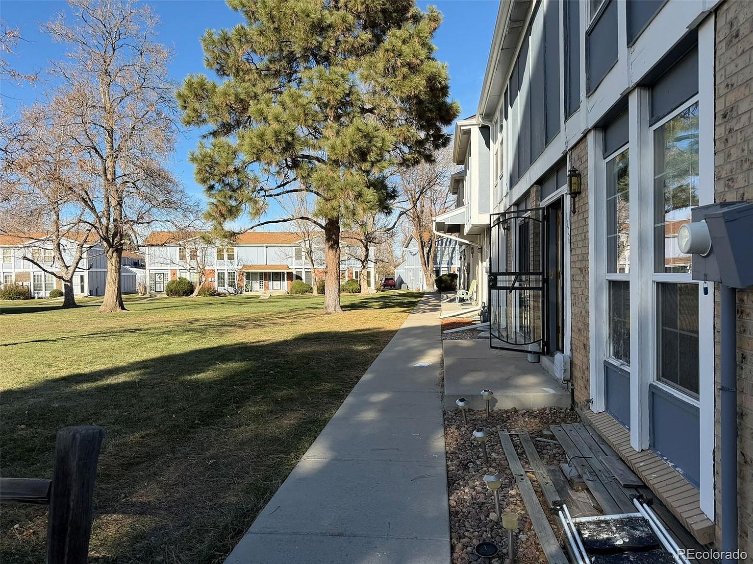 12061 E 3rd Ave Aurora, CO 80011 - Thumbnail 3