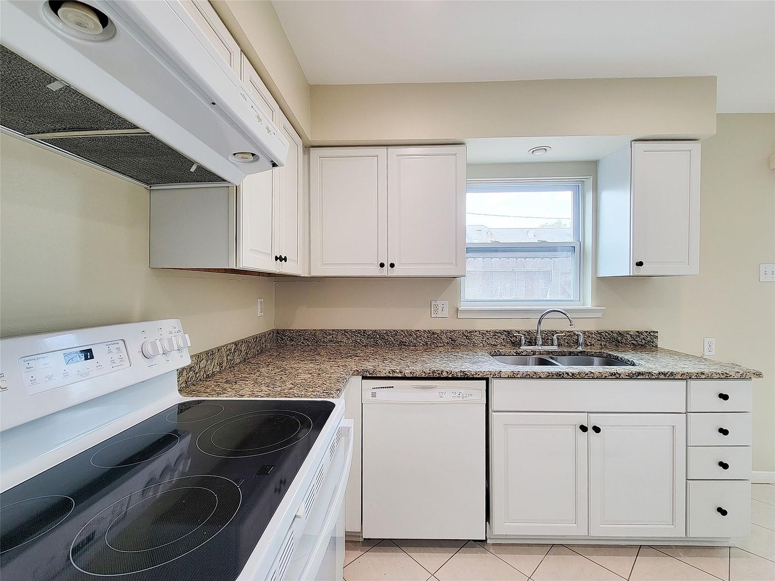 7600 Burgoyne Rd UNIT 114 Houston, TX 77063 - Thumbnail 3