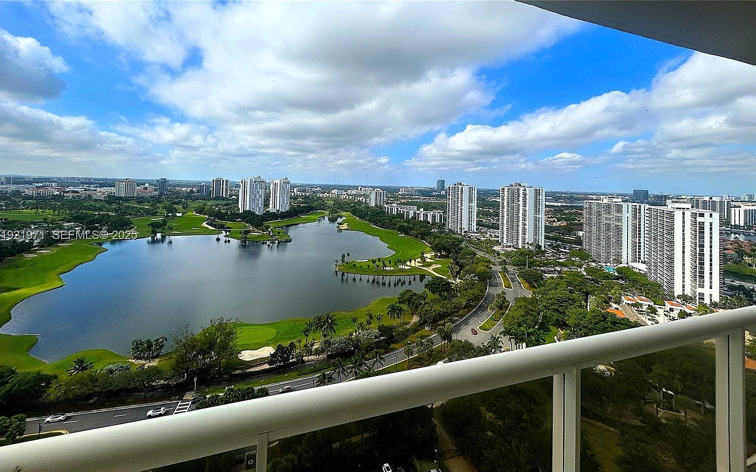 20191 E Country Club Dr APT 2601 Aventura, FL 33180 - Thumbnail 3