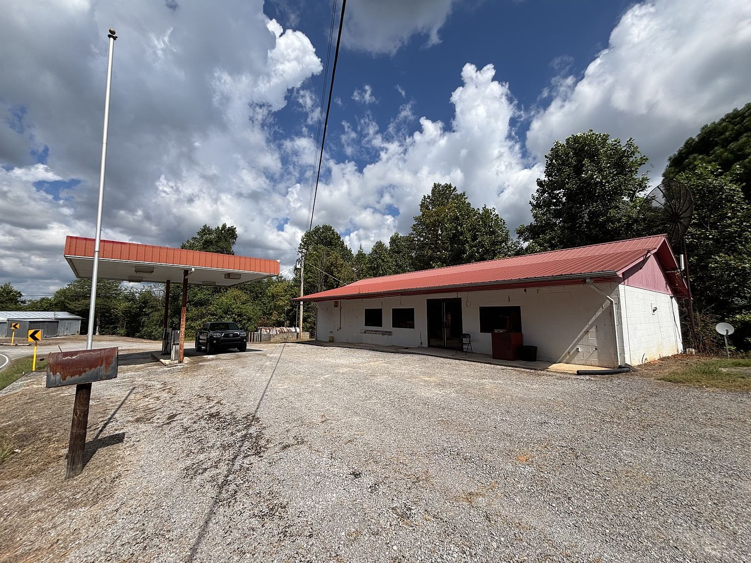 4111 Jefferson Rd Smithville, TN 37166 - Thumbnail 3