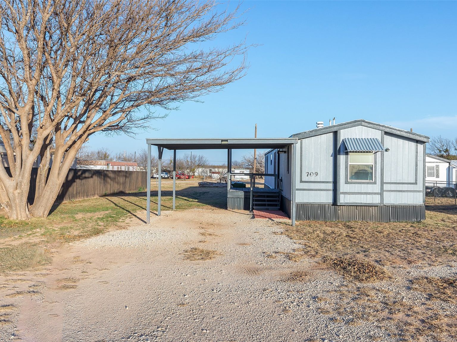 709 Gibson St Tye, TX 79563 - Thumbnail 3