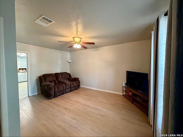 3231 Autumn Ln Kirby, TX 78219 - Thumbnail 3