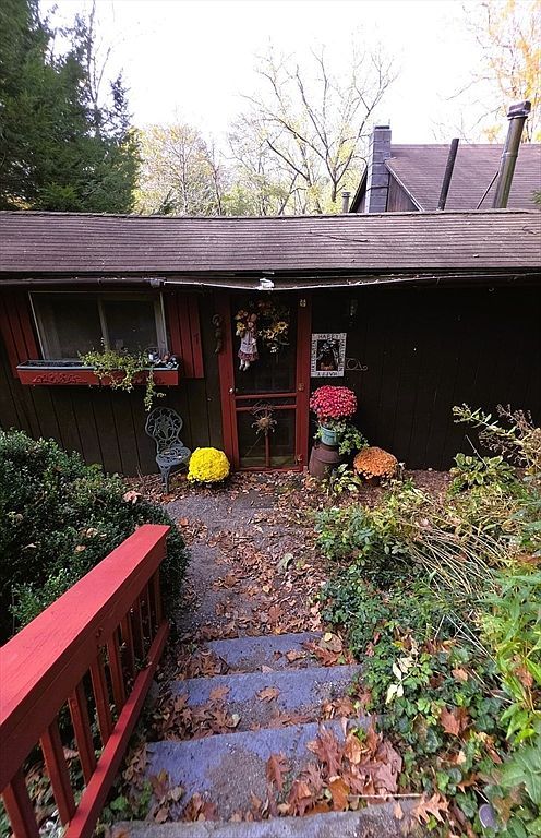 7 Hog Hollow Rd Shelburne Falls, MA 01370 - Thumbnail 3