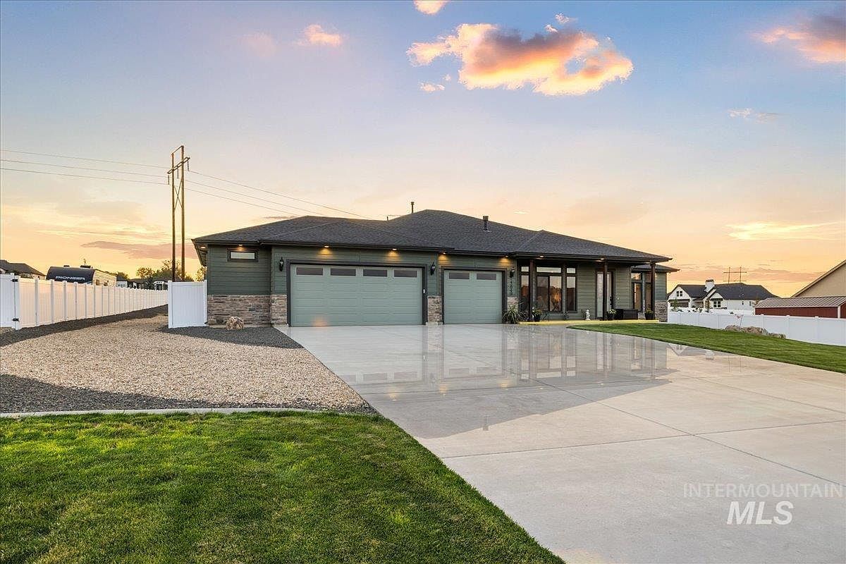 13849 Table Rock Ave Nampa, ID 83651 - Thumbnail 3