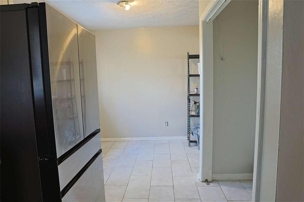 6540 Connell Rd S Atlanta, GA 30349 - Thumbnail 3