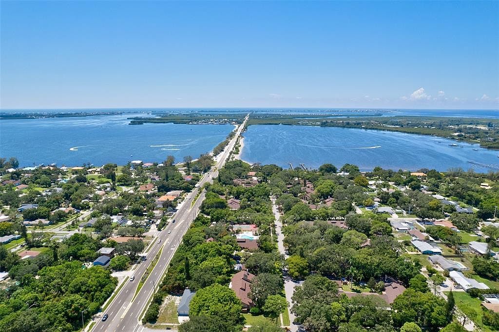 7705 4th Ave W Bradenton, FL 34209 - Thumbnail 3