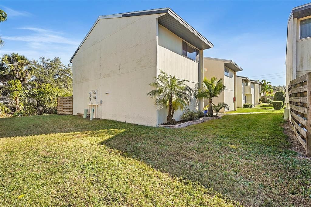 1143 Longfellow Rd Sarasota, FL 34243 - Thumbnail 3