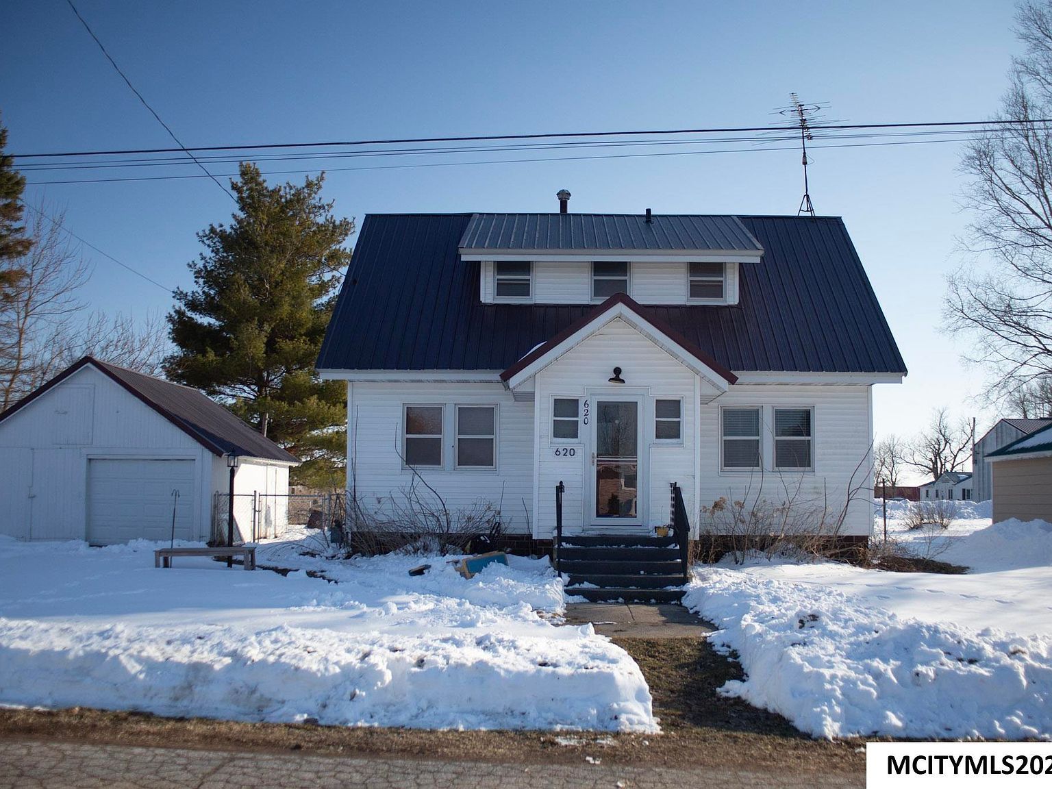 620 College St Marble Rock, IA 50653 - Thumbnail 3