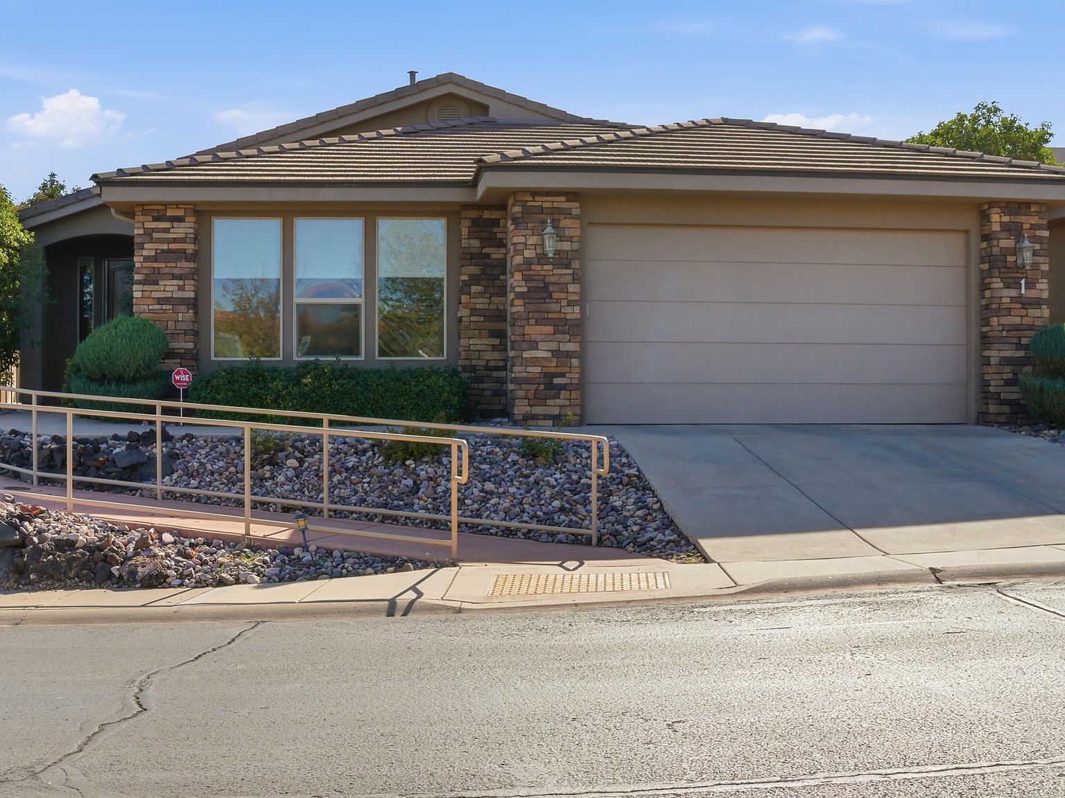 409 N Country Ln UNIT 1 Saint George, UT 84770 - Thumbnail 3