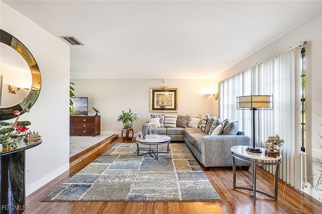 1302 SE 18th St Cape Coral, FL 33990 - Thumbnail 3