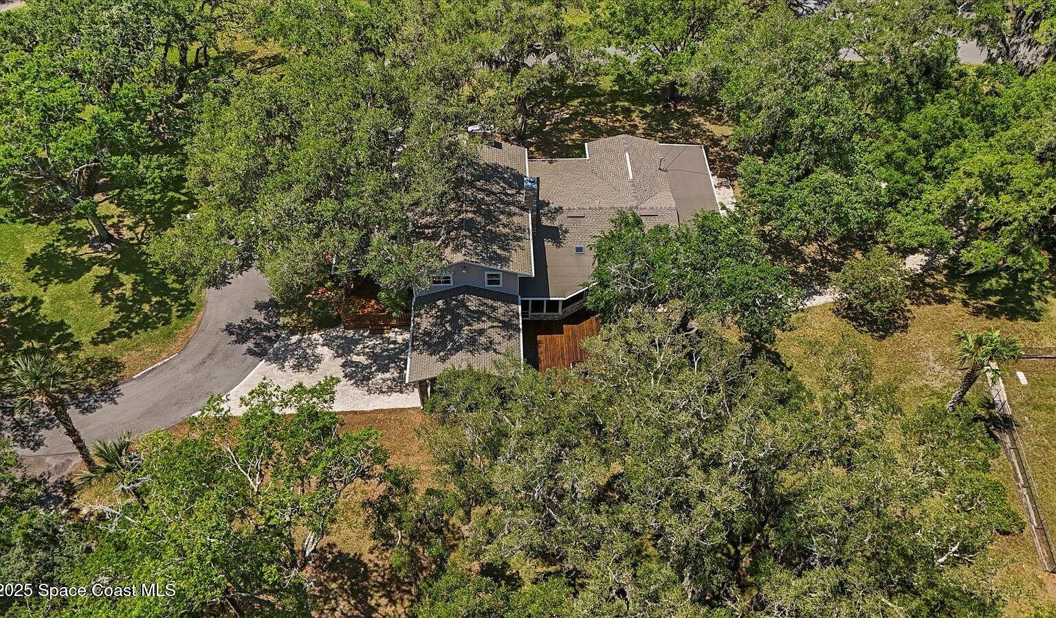 800 Hidden Oaks Ln Oak Hill, FL 32759 - Thumbnail 3