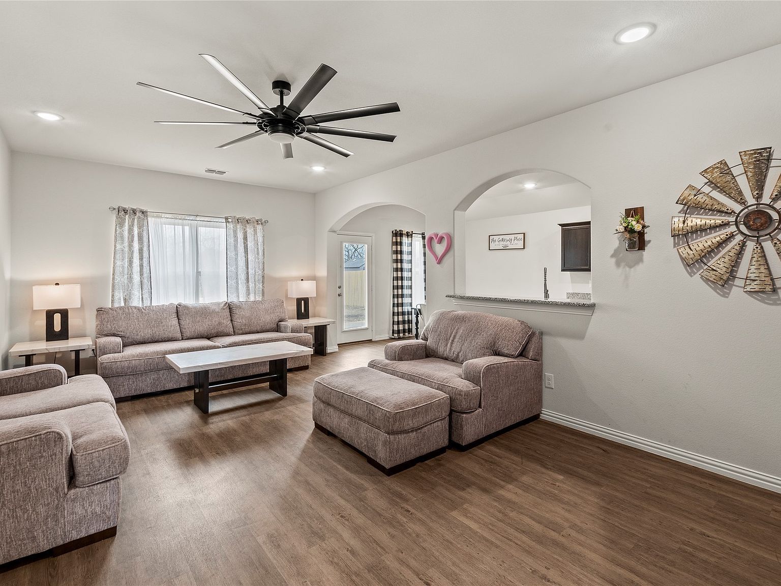 115 Oak Springs Loop Mabank, TX 75147 - Thumbnail 3