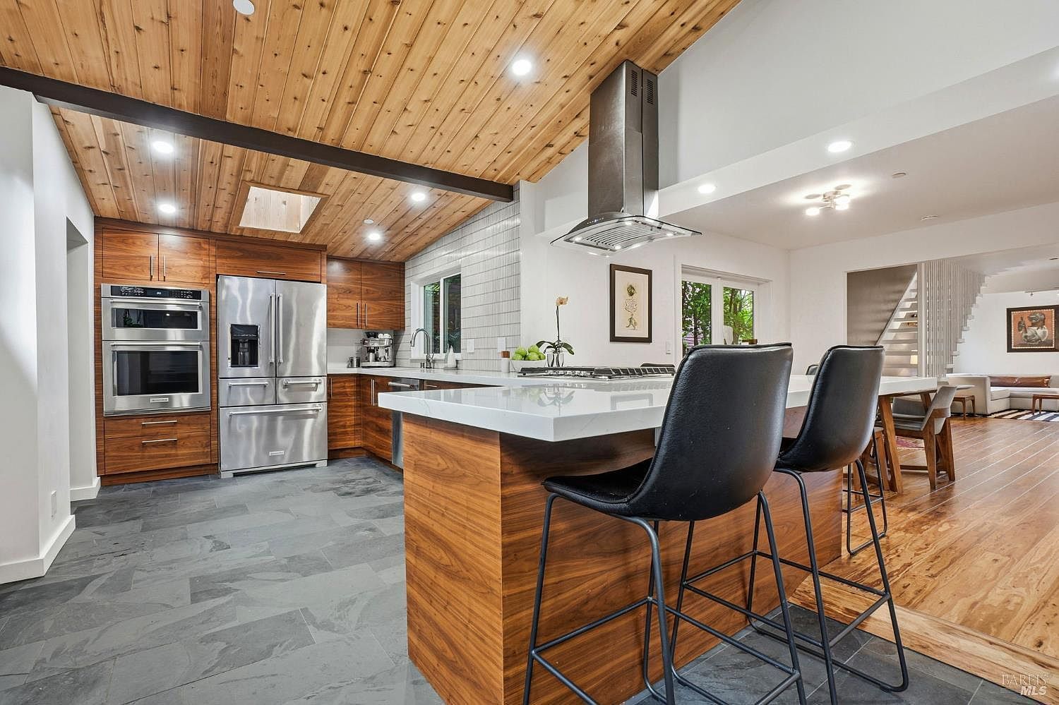 221 D St San Rafael, CA 94901 - Thumbnail 3