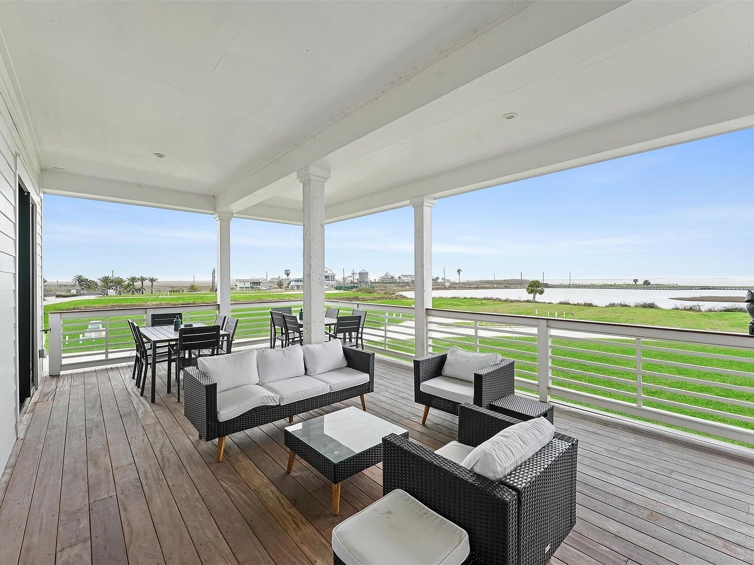 10818 Sweetwater Cove Blvd Galveston, TX 77554 - Thumbnail 3